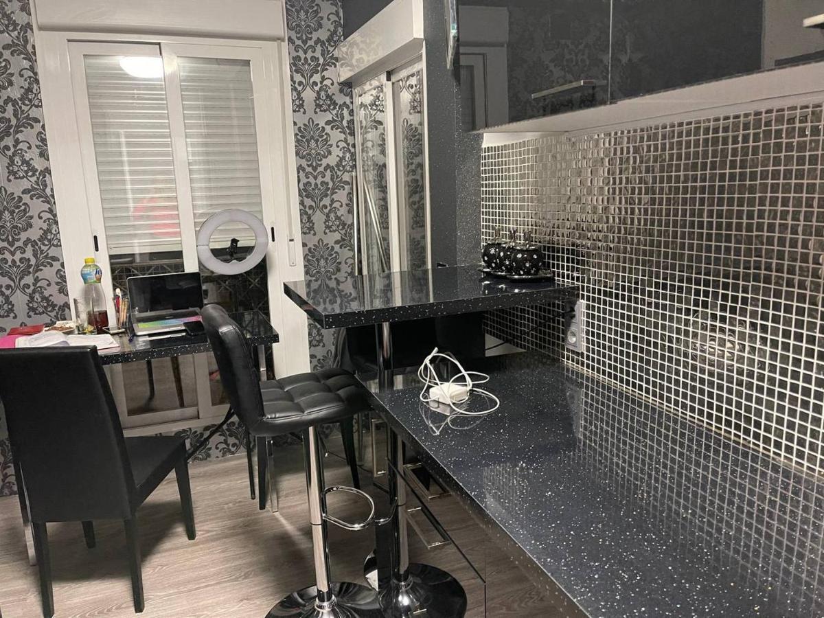 Luxury Room En Мадрид Екстериор снимка