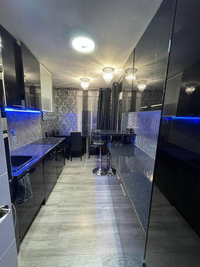 Luxury Room En Мадрид Екстериор снимка