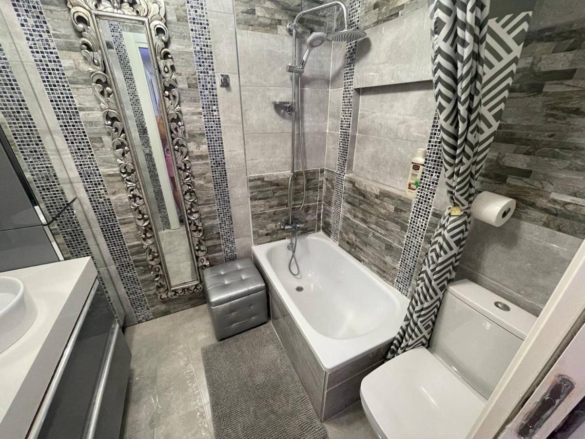 Luxury Room En Мадрид Екстериор снимка