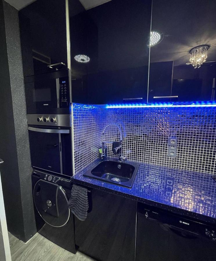 Luxury Room En Мадрид Екстериор снимка